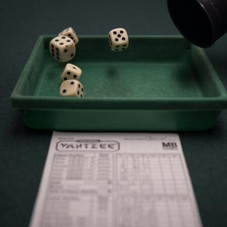 7 grunner til at Yatzy er en tidløs favoritt