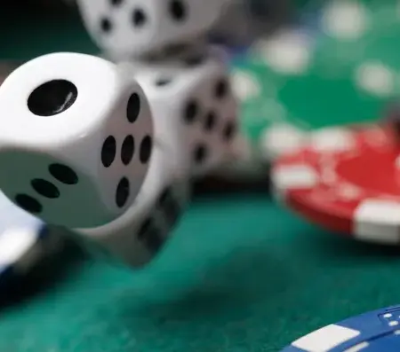 Yatzy og andre terningspill – fra klassiske spill til moderne underholdning